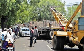 Detention transport .. | खोळंबा वाहतुकीचा..