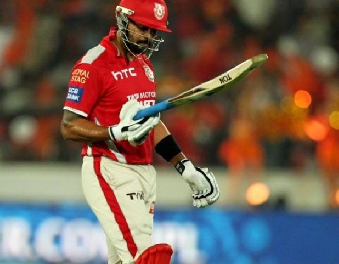 Speaking heroes and zeroes in the ground | बोलीत हिरो आणि मैदानात झीरो