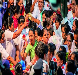 Angered by relatives demand | नातेवाइकांच्या मागणीमुळे नाराजी