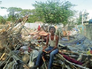 The breakdown of encroachment | अतिक्रमण हटावचा धडाका The breakdown of encroachment | अतिक्रमण हटावचा धडाका