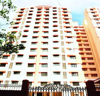 Government servants to get 63 houses in Raj Bhavan | शासकीय कर्मचाऱ्यांना राजभवनात मिळणार ६३ घरे! Government servants to get 63 houses in Raj Bhavan | शासकीय कर्मचाऱ्यांना राजभवनात मिळणार ६३ घरे!