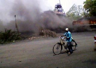 All the people suffocated due to dust | धुळीमुळे गुदमरतोय सर्वांचाच जीव