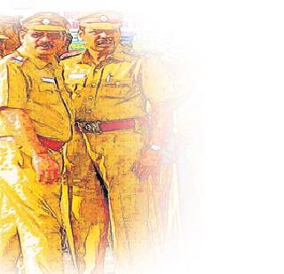 500 police personnel posted in Thane to prevent snooping of thieves | सोनसाखळी चोऱ्या रोखण्यासाठी ठाण्यात ५०० पोलीस तैनात 500 police personnel posted in Thane to prevent snooping of thieves | सोनसाखळी चोऱ्या रोखण्यासाठी ठाण्यात ५०० पोलीस तैनात