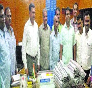 Blancet sent for earthquake victims! | भूकंपग्रस्तांसाठी पाठविले ब्लँकेट !