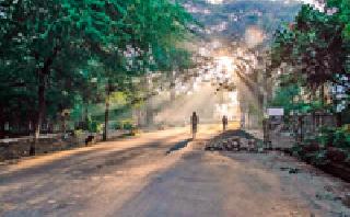 Wool-shadow game. | ऊन-सावलीचा खेळ.