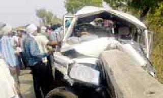 The mourning festivities of six people killed in the accident | सहा जणांच्या अपघाती मृत्यूने पसरली लग्न सोहळ्यावर शोककळा