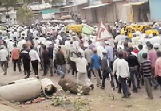 Cremation on 'those' dead in the accident | अपघातातील ‘त्या’ मृतांवर अंत्यसंस्कार