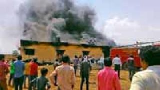 Plastic company fire | प्लास्टिक कंपनीला आग