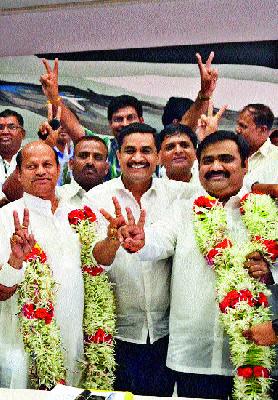 Darade as president; Vice President Suhas Kandey | अध्यक्षपदी दराडे; उपाध्यक्ष सुहास कांदे Darade as president; Vice President Suhas Kandey | अध्यक्षपदी दराडे; उपाध्यक्ष सुहास कांदे