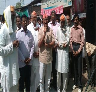 Satyapal Maharaj made the wife's daughter-in-law | सत्यपाल महाराज यांनी केले पत्नीचे देहदान Satyapal Maharaj made the wife's daughter-in-law | सत्यपाल महाराज यांनी केले पत्नीचे देहदान