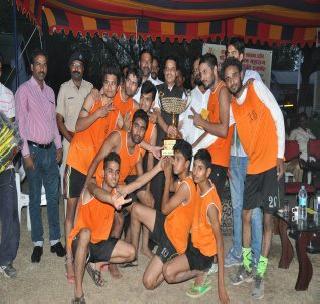 Akola Police beat 6-4 in the home ground | घरच्या मैदानावर अकोला पोलिसांचा ६-४ ने पराभव Akola Police beat 6-4 in the home ground | घरच्या मैदानावर अकोला पोलिसांचा ६-४ ने पराभव