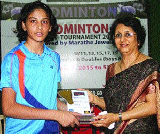 Aditi Mahajan's elegant triple crown | आदिती महाजनचे दिमाखदार तिहेरी मुकुट