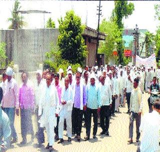 Farmer's Front in Malkapur | मलकापुरात शेतक-यांचा मोर्चा
