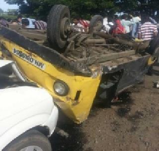 In Pune, near Pune, near Wadgaon bridge, 6 people were killed in a dump | पुण्यात वडगाव पुलाजवळ डंपरची धडक बसून अपघात, ६ ठार