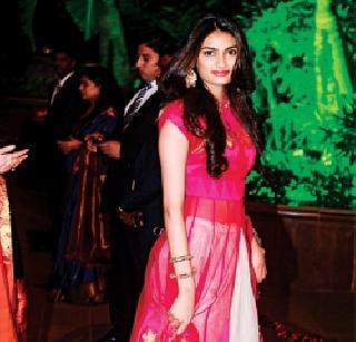 Athiya's debut in Bollywood? | अथियाचे बॉलिवूडमध्ये पदार्पण? Athiya's debut in Bollywood? | अथियाचे बॉलिवूडमध्ये पदार्पण?