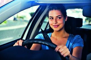 Who says that the girls are driving? | कोण म्हणतं, मुलींचं ड्रायव्हिंग कच्चं? Who says that the girls are driving? | कोण म्हणतं, मुलींचं ड्रायव्हिंग कच्चं?