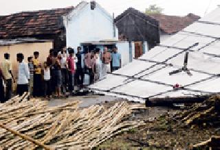 Hurricane in Worwood taluka | वरूड तालुक्यात चक्रीवादळाचे थैमान Hurricane in Worwood taluka | वरूड तालुक्यात चक्रीवादळाचे थैमान