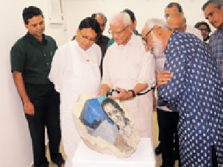 Illustrations of the eulogy | पाषाणालाही संवेदनेचा अर्थ देणारे चित्रशिल्पप्रदर्शन