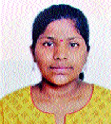 The humility of the municipality school went out to Europe | महापालिका शाळेतील नम्रता निघाली युरोपला