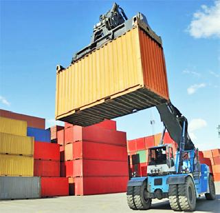 Exports decreased | निर्यातीत झाली घट Exports decreased | निर्यातीत झाली घट