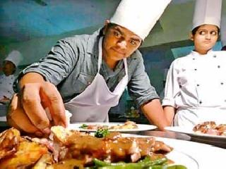 A friend who dreams of becoming a chef | शेफ होण्याचं स्वप्न पाहणारा एक दोस्त A friend who dreams of becoming a chef | शेफ होण्याचं स्वप्न पाहणारा एक दोस्त