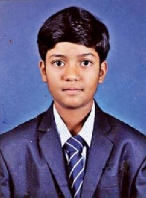 A boy playing cricket and playing cricket | जीव तोडून क्रिकेट खेळणारी एक मुलगी A boy playing cricket and playing cricket | जीव तोडून क्रिकेट खेळणारी एक मुलगी