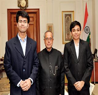 Historical testimony of students before the Joint Parliamentary Committee | संयुक्त संसदीय समितीपुढे विद्यार्थ्यांची ऐतिहासिक साक्ष