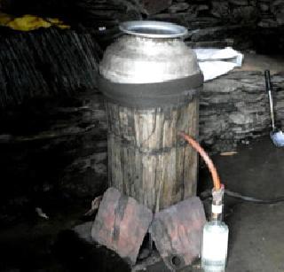 53 people have died due to fake liquor in Malad Malwani | मालाड मालवणी येथील नकली दारूने ५३ जण दगावले