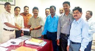 Pending salary for three months | तीन महिन्यांपासून वेतन प्रलंबित