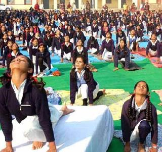 Yoga University to set up Maharashtra government | महाराष्ट्र सरकार उभारणार योगा विद्यापीठ