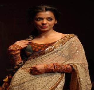 Mugdha turned out to be Devmay | मुग्धा झाली देवमय