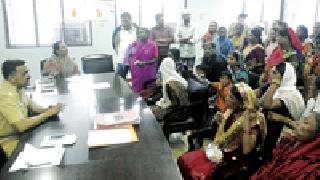 Do not abuse or otherwise commit suicide | दारूबंदी करा अन्यथा सामूहिक आत्महत्या