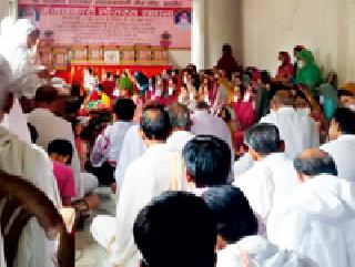 Lodging 'logs' in Badnera | बडनेऱ्यात ‘लोगस्स’ जप साधना