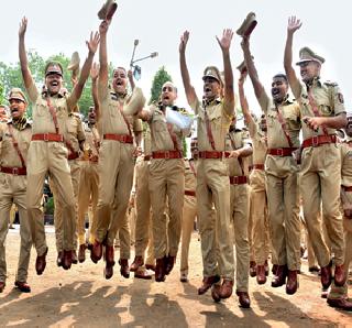 Keep one of the criminals step by step | गुन्हेगारांच्या एक पाऊल पुढे राहा Keep one of the criminals step by step | गुन्हेगारांच्या एक पाऊल पुढे राहा