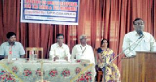 Women play an important role in economic development | आर्थिक विकासात महिलांची भूमिका महत्त्वाची Women play an important role in economic development | आर्थिक विकासात महिलांची भूमिका महत्त्वाची