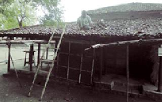 Altering the wicker of the ashram ... | आश्रमातील कुट्यांचे फेरफार...