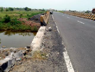 Defective construction: | निकृष्ट बांधकाम :