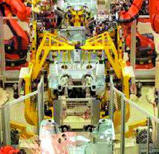 Robot took the factory alive! | कारखान्यात रोबोने घेतला माणसाचा जीव! Robot took the factory alive! | कारखान्यात रोबोने घेतला माणसाचा जीव!