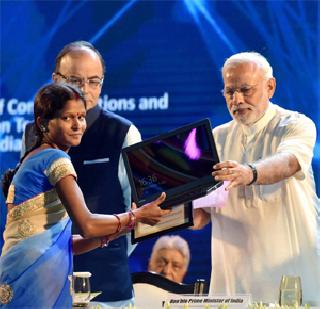 'Digital' and 'real' | ‘डिजिटल’ आणि ‘रिअल’ 'Digital' and 'real' | ‘डिजिटल’ आणि ‘रिअल’