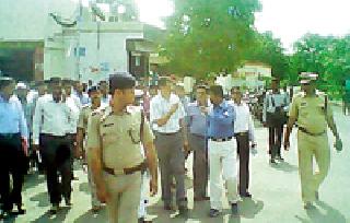 Inquiries on cooperative societies running the document | कागदोपत्री चालणाऱ्या सहकारी संस्थांवर टाच