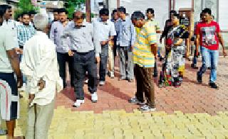 Visit to Old Town of Badnera Municipal Commissioner | महापालिका आयुक्तांची बडनेरा जुन्या वस्तीला भेट