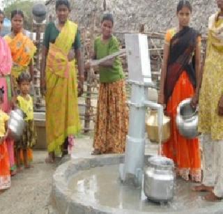 Fatal struggle for survival here | वाढीव येथे जगण्यासाठी जीवघेणा संघर्ष