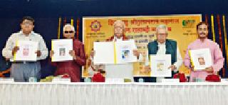 Awareness should be awakened from history | इतिहासातून स्वाभिमान जागृत व्हावा