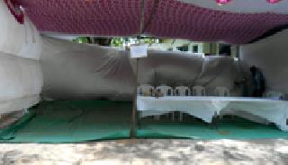 The media center has got its name | मीडिया सेंटर ठरले नावापुरतेच The media center has got its name | मीडिया सेंटर ठरले नावापुरतेच