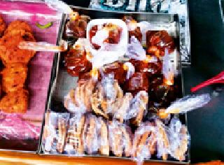 Janata Khana's black market at Wardha railway station | वर्धा रेल्वे स्थानकावर ‘जनता खाना’चा काळाबाजार