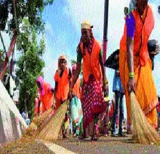 Slave labor | कामगारांना गुलामगिरीची वागणूक Slave labor | कामगारांना गुलामगिरीची वागणूक