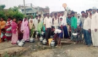 Electricity, water shutdown for 15 days | १५ दिवसांपासून वीज, पाणी बंद