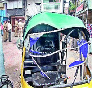 As the headlight fell on the eyes ... | हेडलाइट डोळ्यांवर पडला म्हणून... As the headlight fell on the eyes ... | हेडलाइट डोळ्यांवर पडला म्हणून...