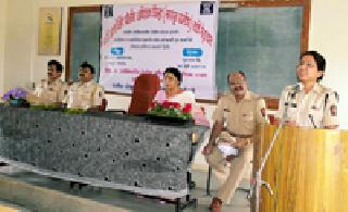 Police take 'search of the missing' | पोलिसांनी घेतला ‘हरविलेल्यांचा शोध’ Police take 'search of the missing' | पोलिसांनी घेतला ‘हरविलेल्यांचा शोध’