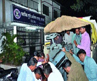 Fabricated notes factory destroyed | बनावट नोटांचा कारखाना उद्ध्वस्त Fabricated notes factory destroyed | बनावट नोटांचा कारखाना उद्ध्वस्त